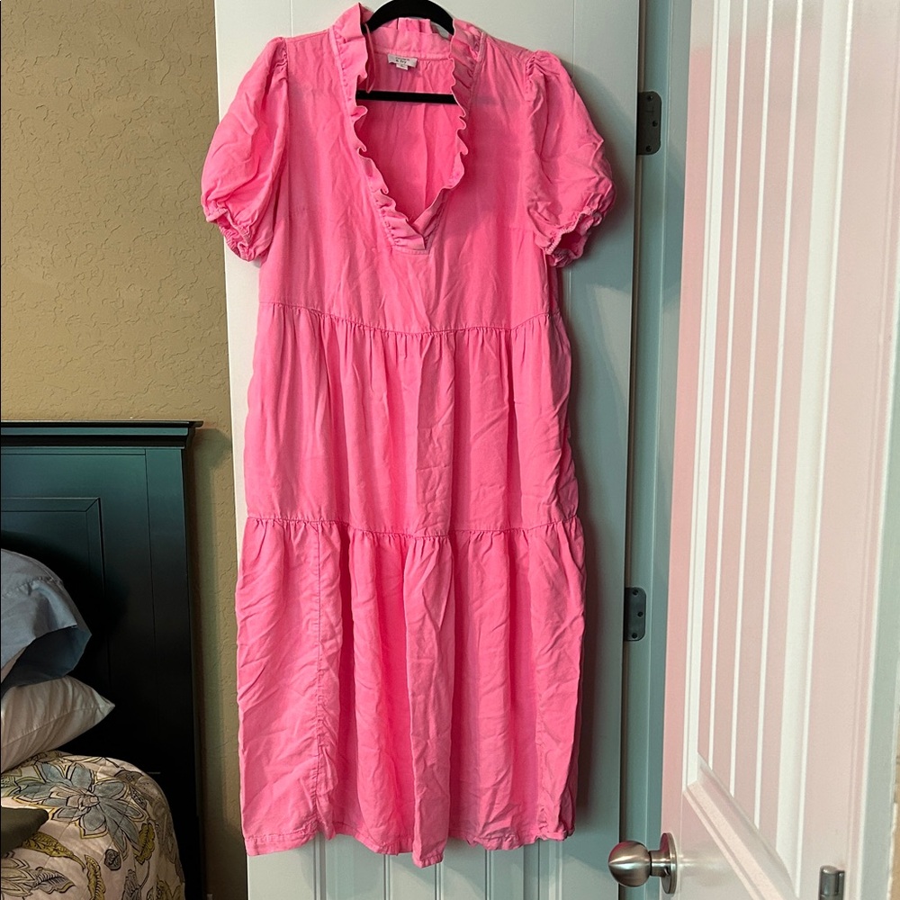 Crown & Ivy Vibrant Pink Midi Dress